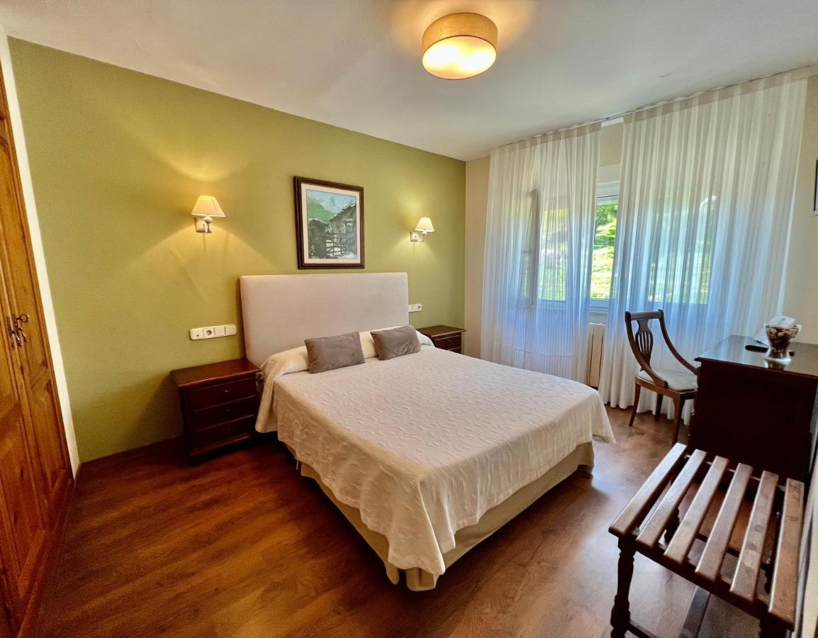 Hotel La Rivera อาเรนัส เด กาบราเลส ภายนอก รูปภาพ