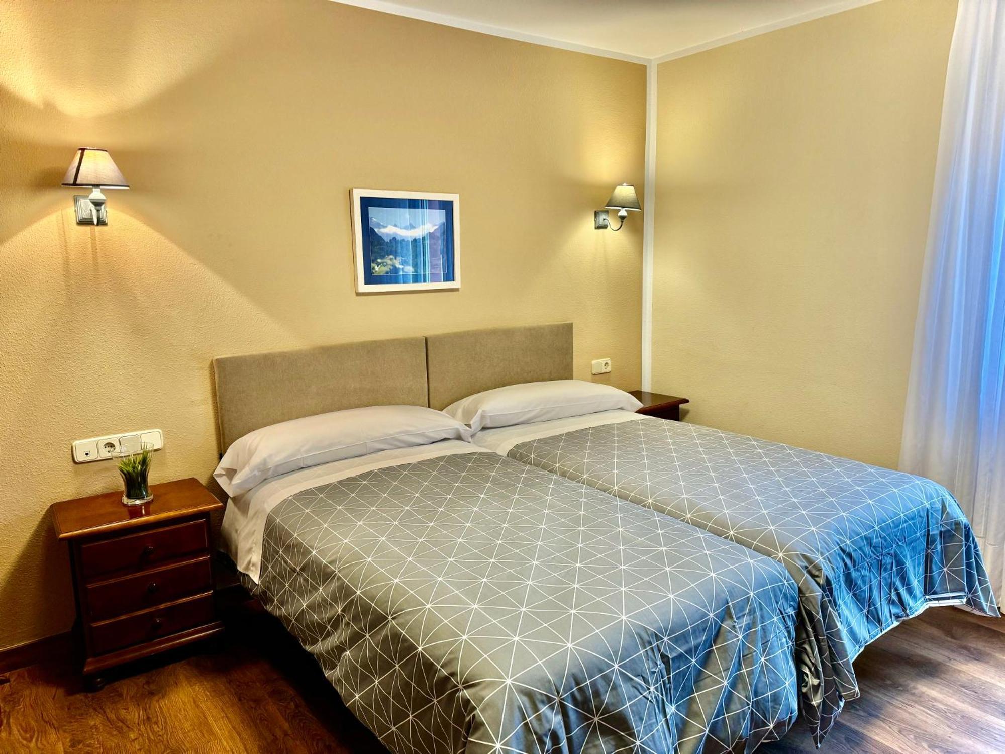 Hotel La Rivera อาเรนัส เด กาบราเลส ภายนอก รูปภาพ