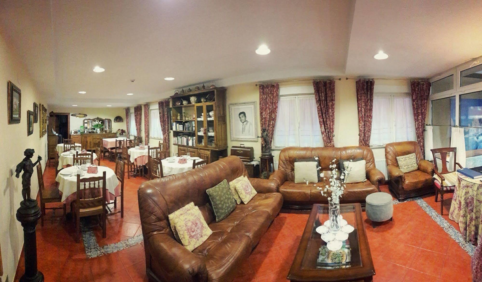 Hotel La Rivera อาเรนัส เด กาบราเลส ภายนอก รูปภาพ