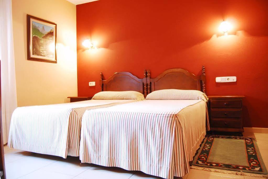 Hotel La Rivera อาเรนัส เด กาบราเลส ภายนอก รูปภาพ